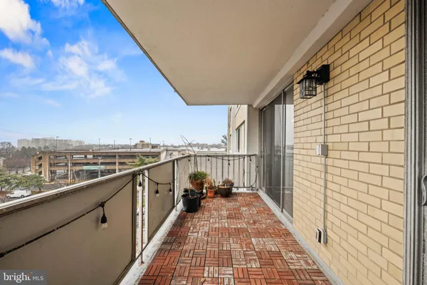 $384,900 | 301 North Beauregard Street, Unit 604, Alexandria, VA 22312