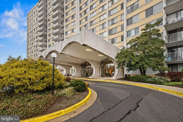 $384,900 | 301 North Beauregard Street, Unit 604, Alexandria, VA 22312