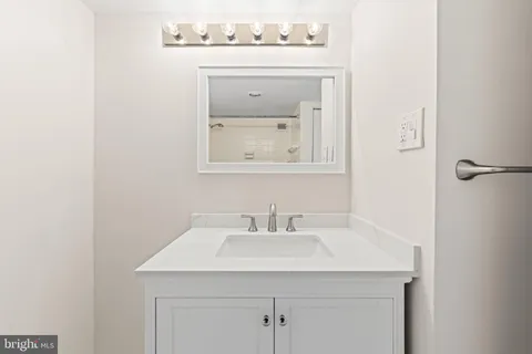 $384,900 | 301 North Beauregard Street, Unit 604, Alexandria, VA 22312