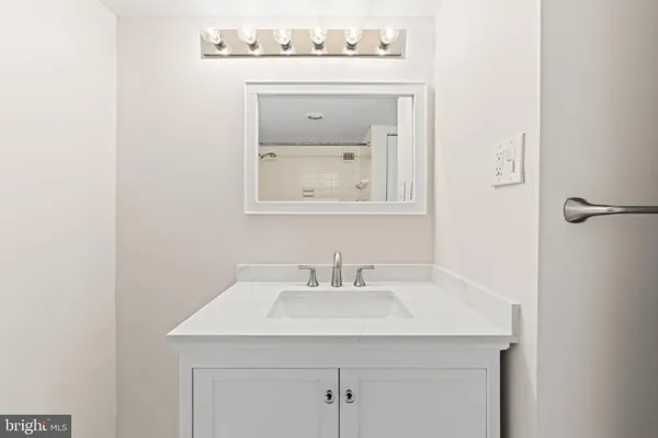 $384,900 | 301 North Beauregard Street, Unit 604, Alexandria, VA 22312