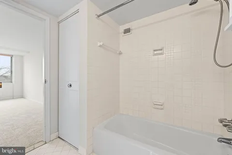 $384,900 | 301 North Beauregard Street, Unit 604, Alexandria, VA 22312