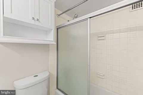 $384,900 | 301 North Beauregard Street, Unit 604, Alexandria, VA 22312