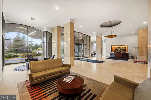 $384,900 | 301 North Beauregard Street, Unit 604, Alexandria, VA 22312