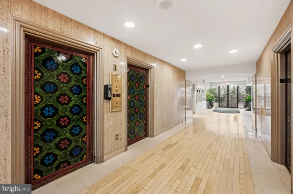 $384,900 | 301 North Beauregard Street, Unit 604, Alexandria, VA 22312