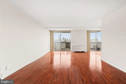 $384,900 | 301 North Beauregard Street, Unit 604, Alexandria, VA 22312