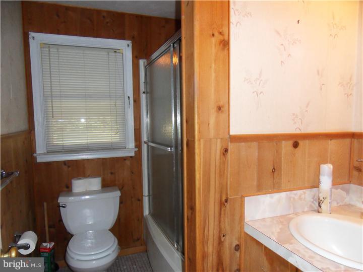 19 Norwyn Road Hatboro, PA 19040 - Photo 7 of 11 Bathroom