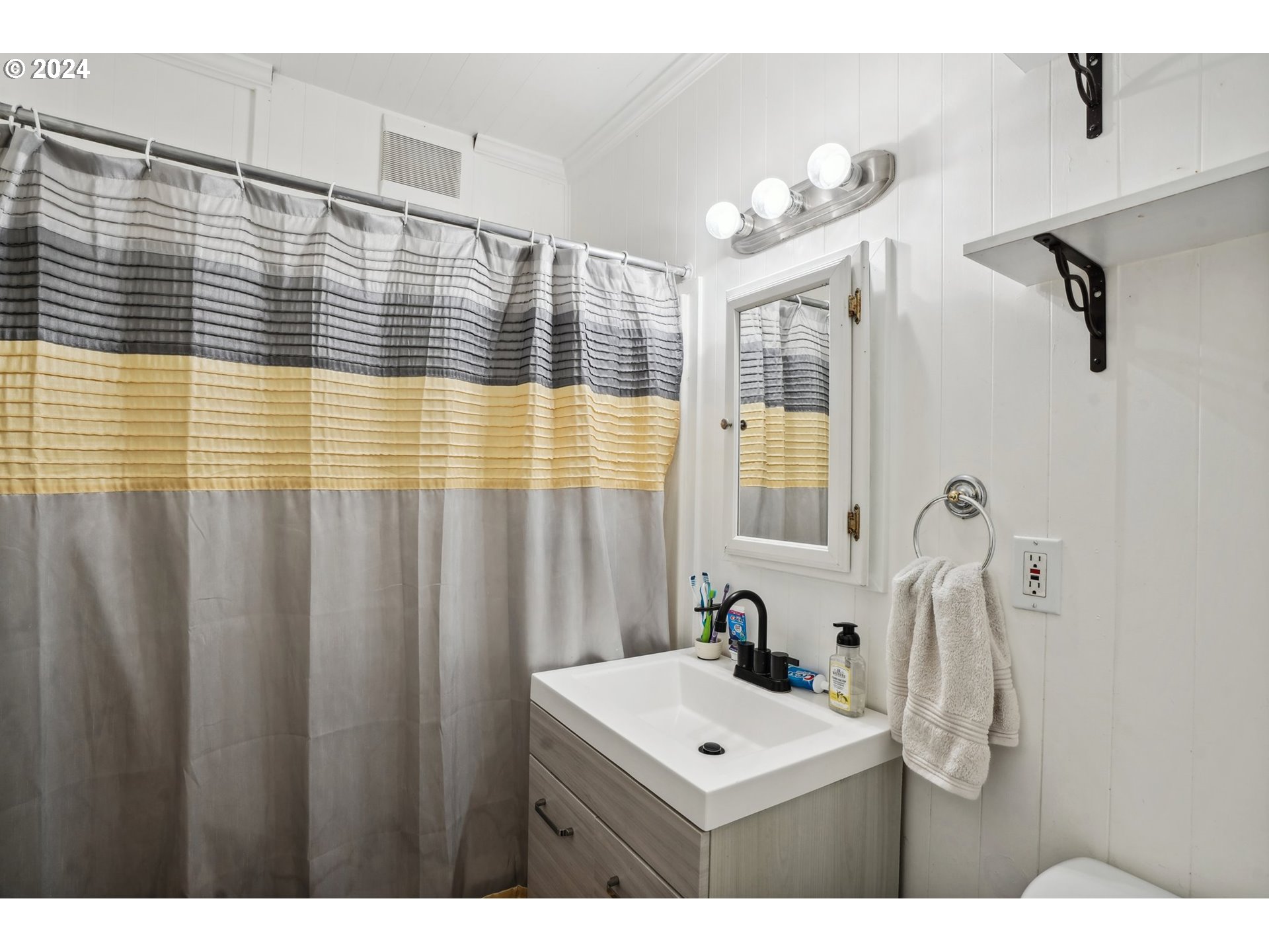 728 Northwest 4th Avenue Camas, WA 98607 - Photo 16 of 25