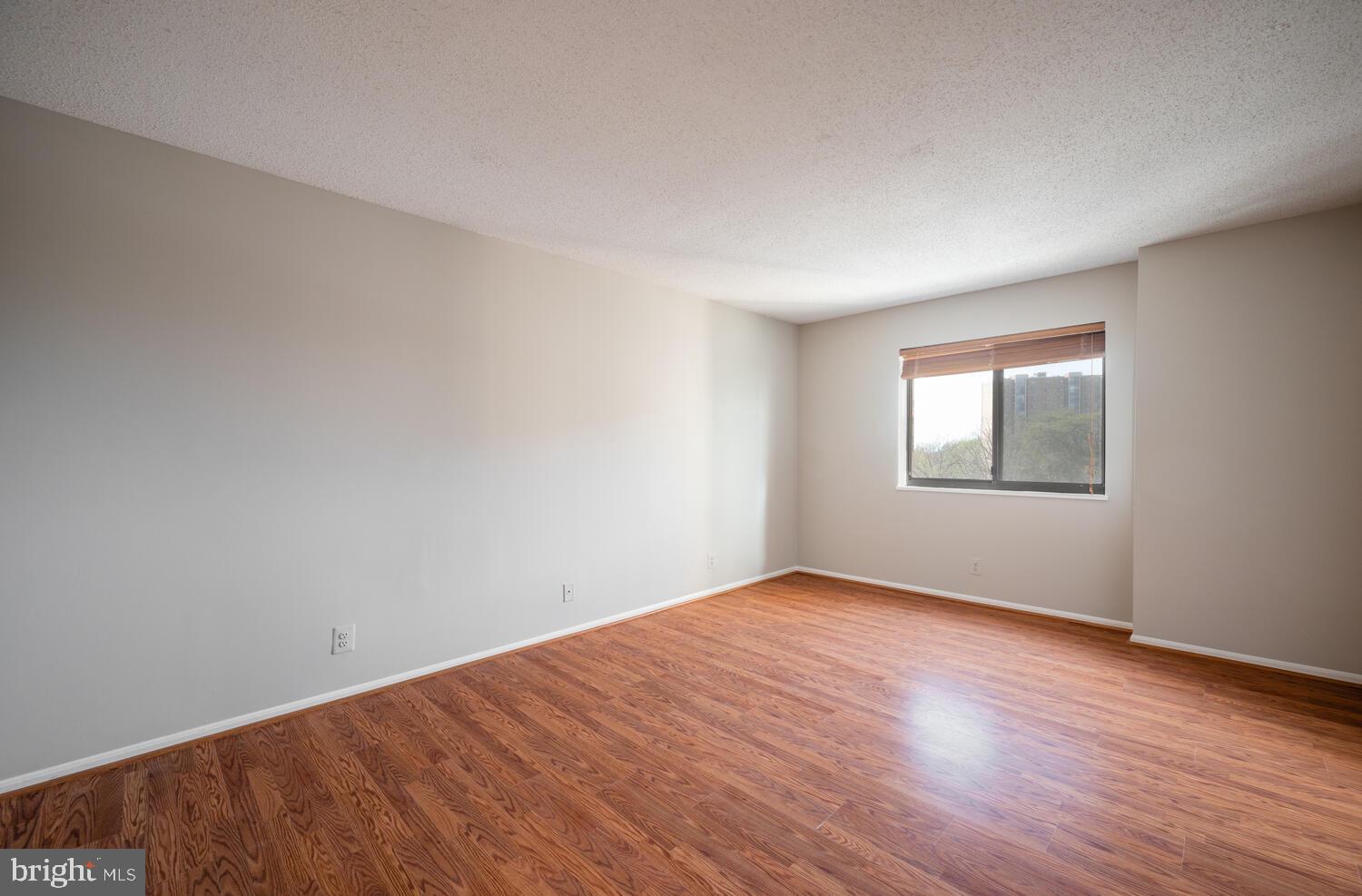 5904 Mt Eagle Drive, Unit 903 Alexandria, VA 22303 - Photo 17 of 45 Owner's suite