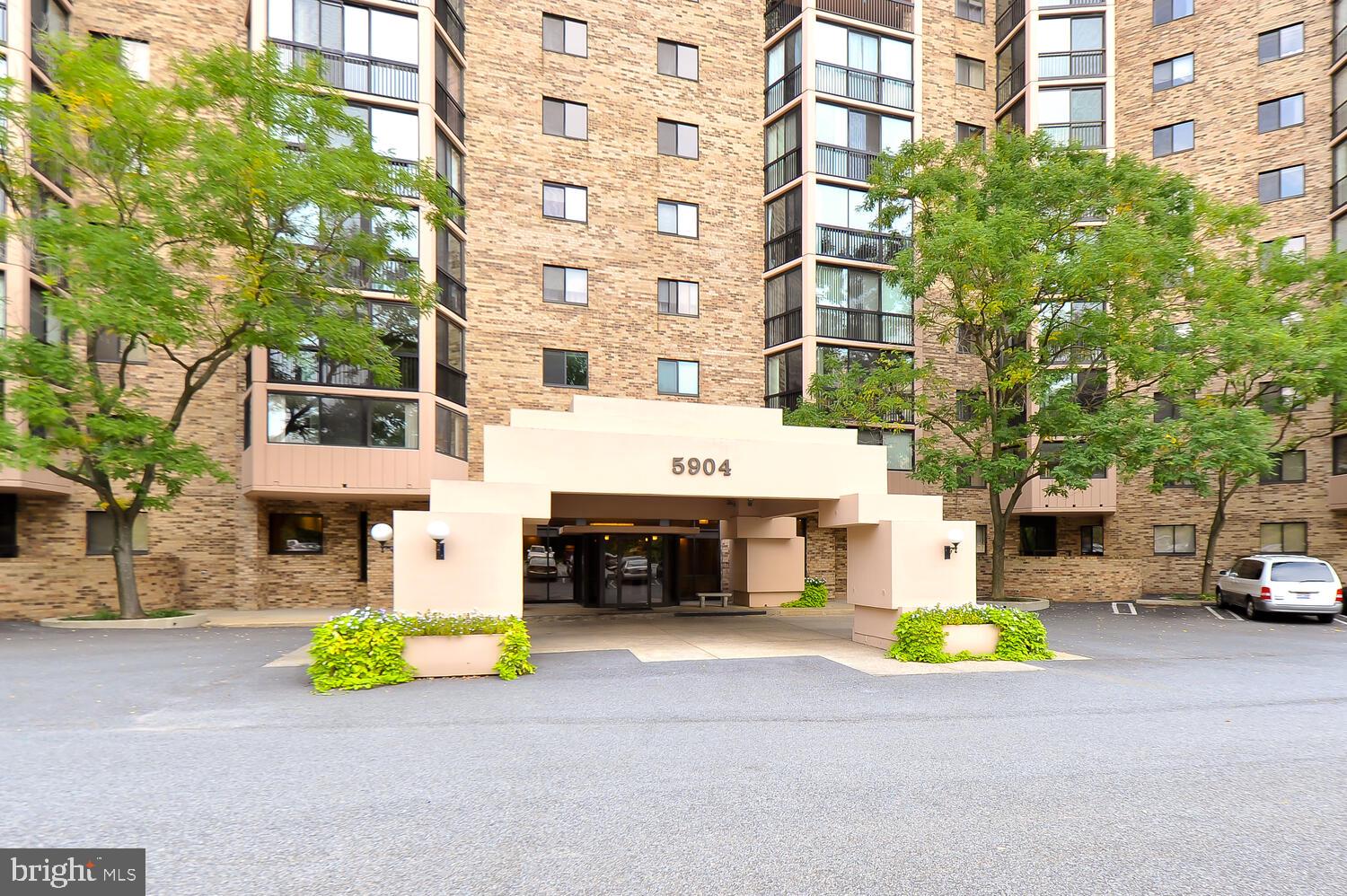 5904 Mt Eagle Drive, Unit 903 Alexandria, VA 22303 - Photo 2 of 45 Front of building