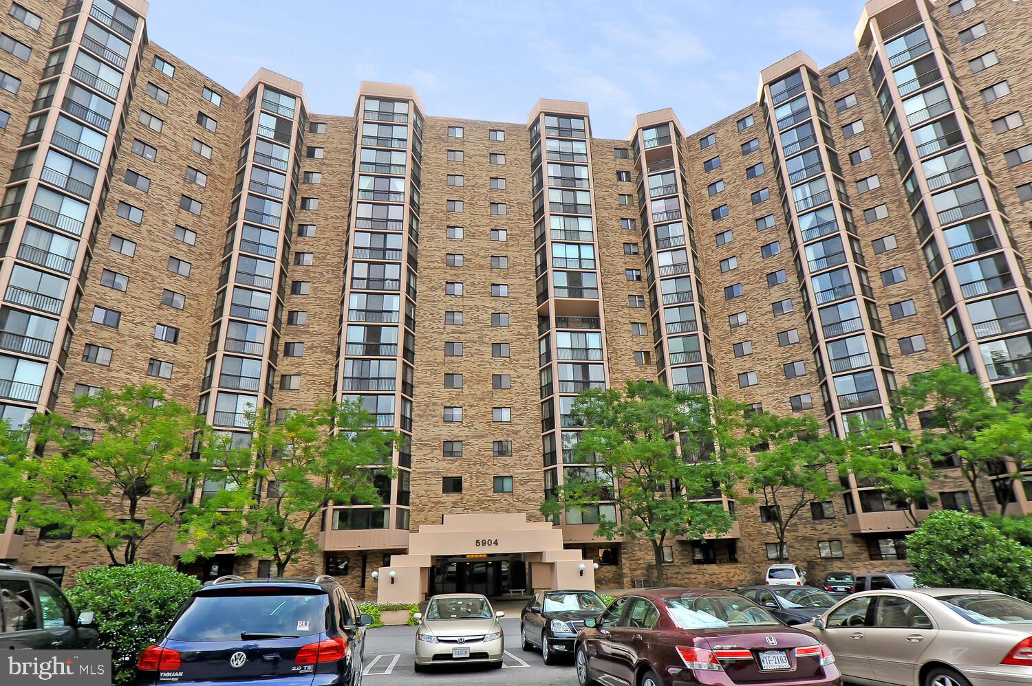 5904 Mt Eagle Drive, Unit 903 Alexandria, VA 22303 - Photo 32 of 45 Outside of building