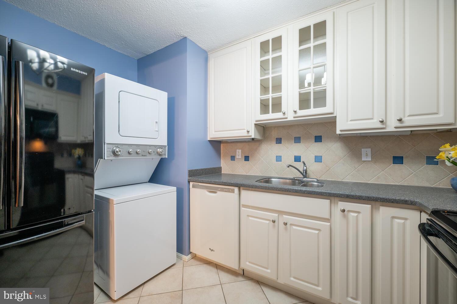 5904 Mt Eagle Drive, Unit 903 Alexandria, VA 22303 - Photo 4 of 45 Kitchen