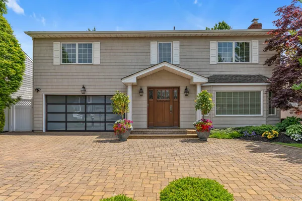 $1,499,000 | 2114 Donna Drive, Merrick, NY 11566