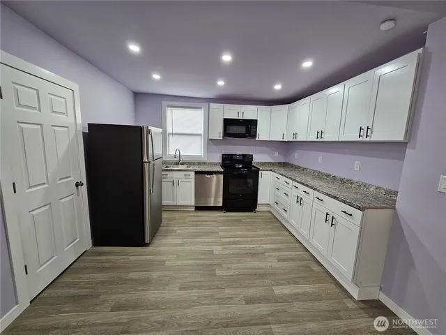 $369,950 | 719 South Sprague Avenue, Tacoma, WA 98405