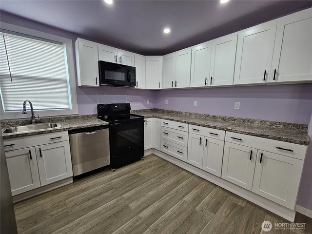 $369,950 | 719 South Sprague Avenue, Tacoma, WA 98405