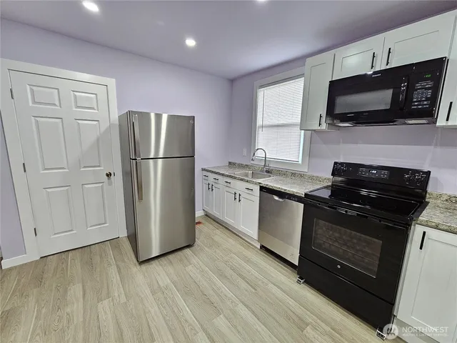 $369,950 | 719 South Sprague Avenue, Tacoma, WA 98405