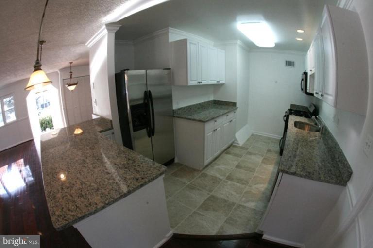 10202 Rodgers Road Fairfax, VA 22030 - Photo 8 of 27 Kitchen