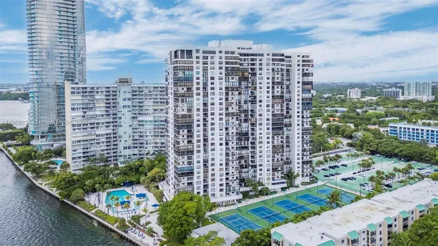 $4,750 | 2333 Brickell Avenue, Unit 517, Miami, FL 33129