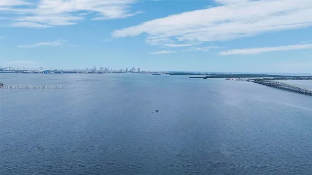 $4,750 | 2333 Brickell Avenue, Unit 517, Miami, FL 33129