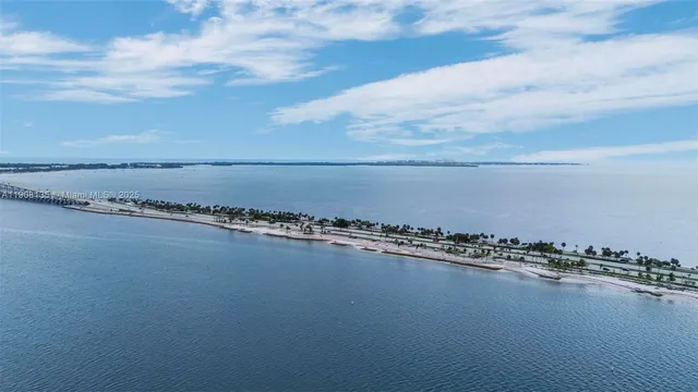 $4,750 | 2333 Brickell Avenue, Unit 517, Miami, FL 33129