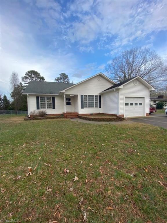 930 North Old 52 Road King, NC 27021 - Photo 4 of 30