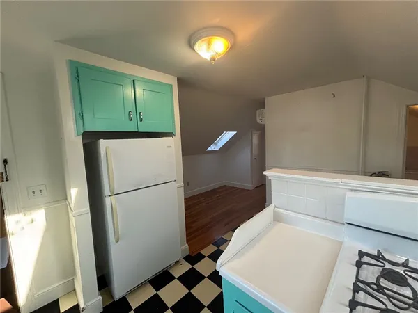 $1,750 | 712 Hope Street, Unit 3, Bristol, RI 02809