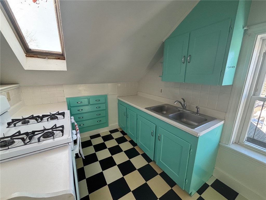 712 Hope Street, Unit 3 Bristol, RI 02809 - Photo 6 of 20