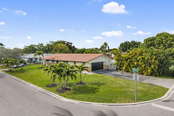 $625,000 | 7601 Northwest 41st Street, Coral Springs, FL 33065