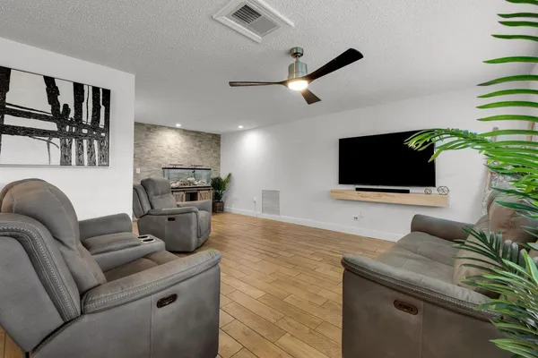 $625,000 | 7601 Northwest 41st Street, Coral Springs, FL 33065