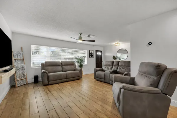 $625,000 | 7601 Northwest 41st Street, Coral Springs, FL 33065