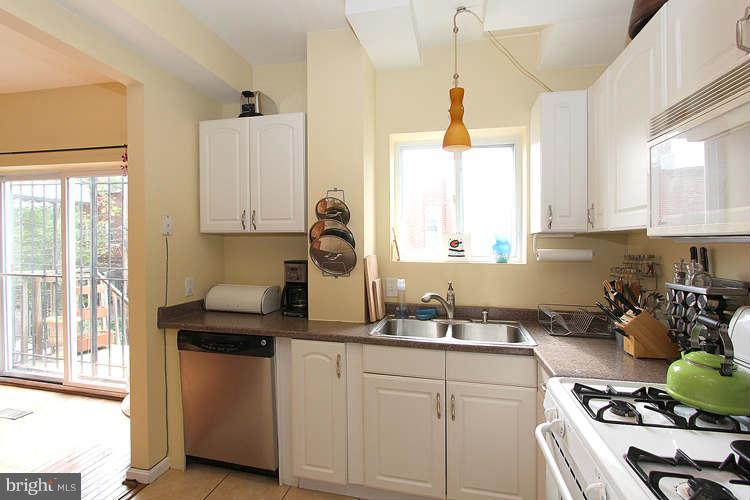 514 Columbia Road Northwest Washington, DC 20001 - Photo 13 of 27 Kitchen
