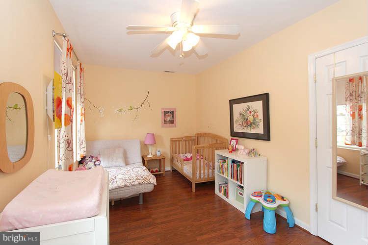 514 Columbia Road Northwest Washington, DC 20001 - Photo 17 of 27 Bedroom