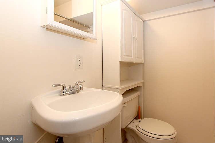 514 Columbia Road Northwest Washington, DC 20001 - Photo 23 of 27 bathroom