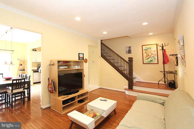 514 Columbia Road Northwest Washington, DC 20001 - Photo 6 of 27 Living Room