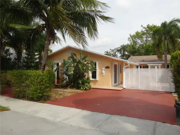 $1,300 | 31 Southeast 13th Street, Unit 12, Dania Beach, FL 33004