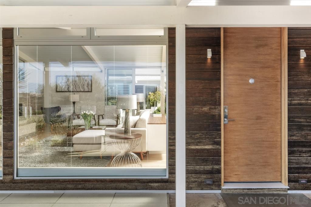 2655 Ellentown Road La Jolla, CA 92037 - Photo 2 of 25