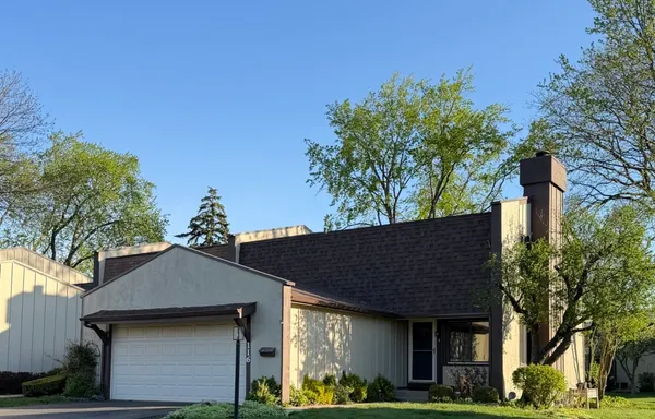 $425,000 | 116 Cascade Drive, Unit 116, Indian Head Park, IL 60525