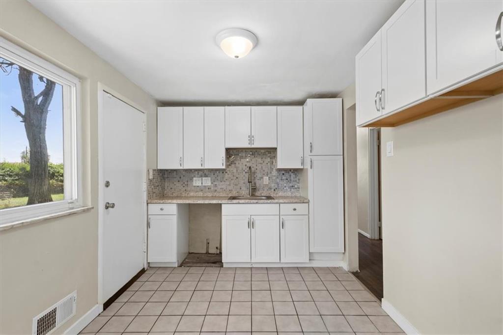 718 Bittersweet Road Monroeville, PA 15146 - Photo 11 of 44 Gallery Image 11