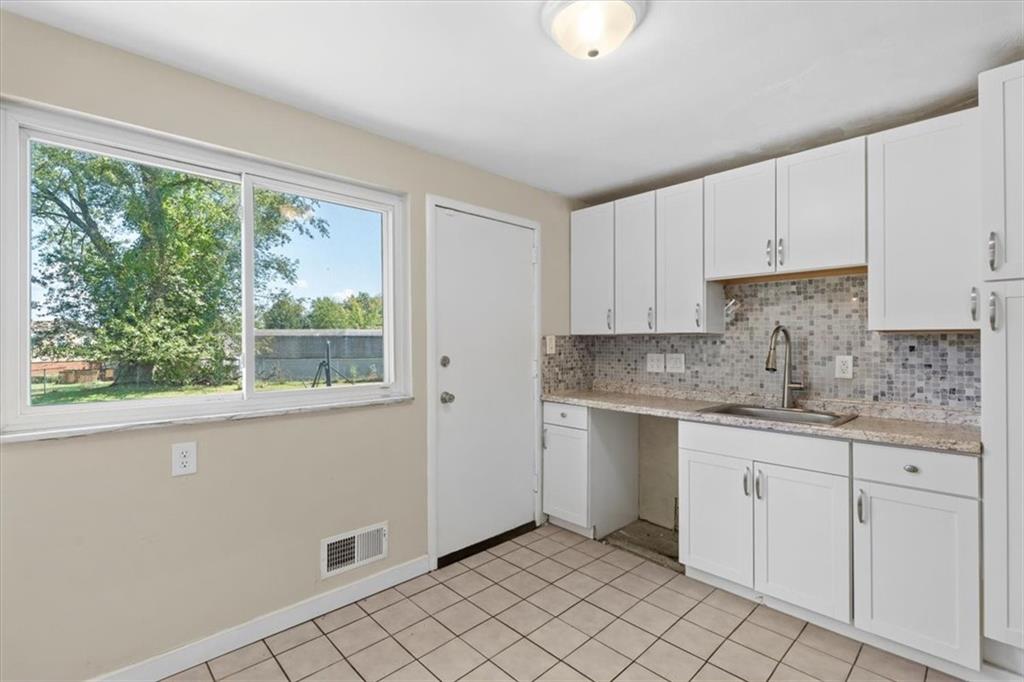 718 Bittersweet Road Monroeville, PA 15146 - Photo 12 of 44 Gallery Image 12