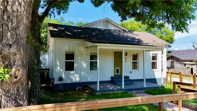 $197,000 | 504 Pine Street, Calvert, TX 77837
