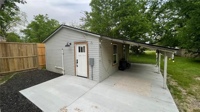 $197,000 | 504 Pine Street, Calvert, TX 77837