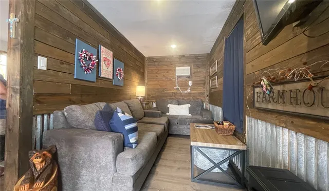 $197,000 | 504 Pine Street, Calvert, TX 77837