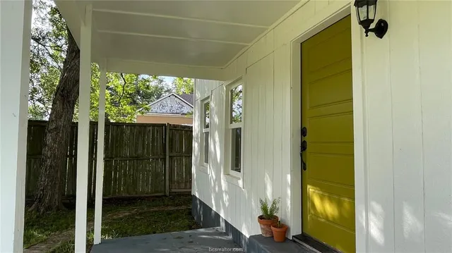 $197,000 | 504 Pine Street, Calvert, TX 77837