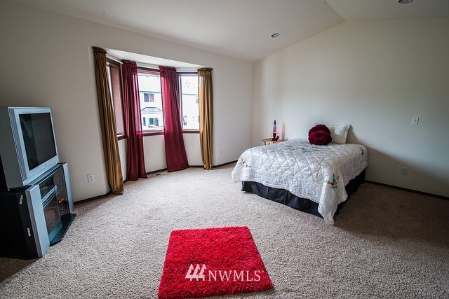 5205 Northeast 8th Place Renton, WA 98059 - Photo 14 of 25