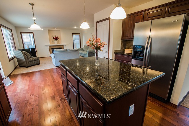 5205 Northeast 8th Place Renton, WA 98059 - Photo 4 of 25