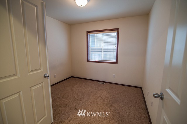 5205 Northeast 8th Place Renton, WA 98059 - Photo 9 of 25