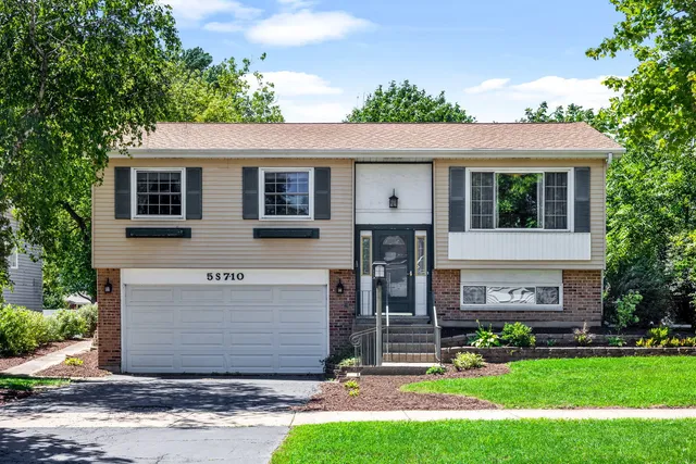 $2,600 | 5S710 Steeple Run Drive, Naperville, IL 60540