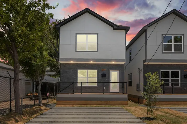 $2,200 | 911 Panama Street, Houston, TX 77009