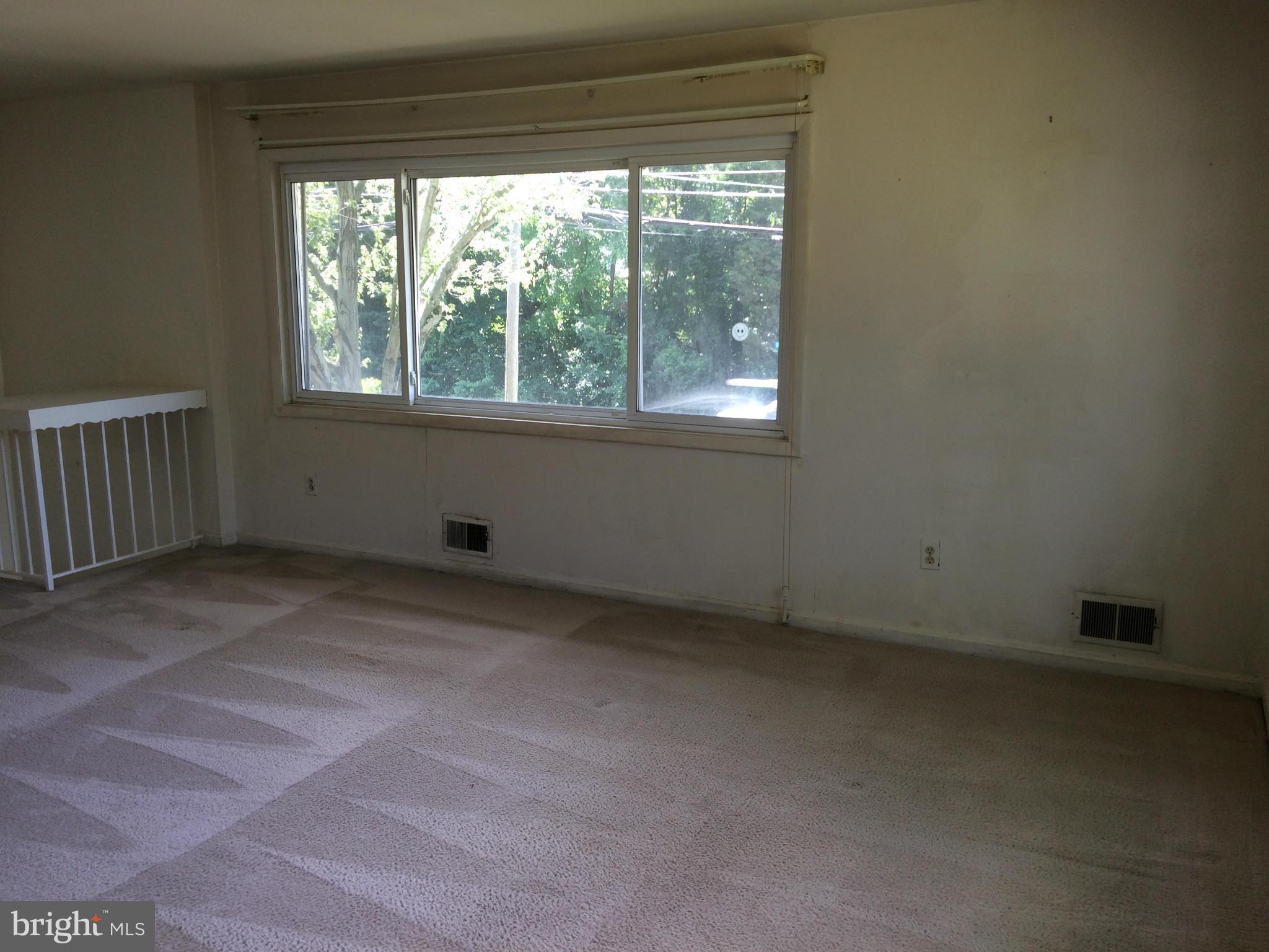 6311 Telegraph Road Alexandria, VA 22310 - Photo 14 of 25 Living Room