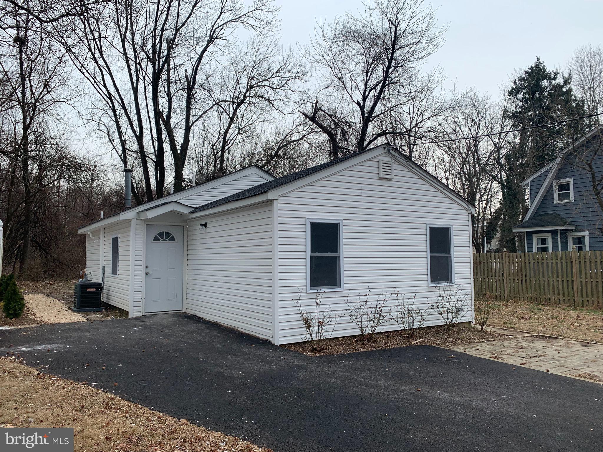 21 Elmhurst Avenue Cherry Hill, NJ 08034 - Photo 2 of 20