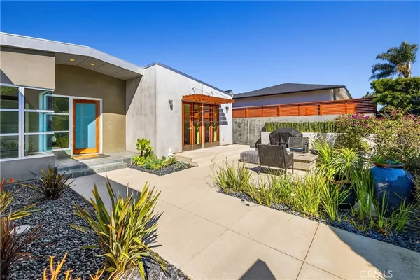 $9,800 | 409 C. Mayor, Redondo Beach, CA 90277